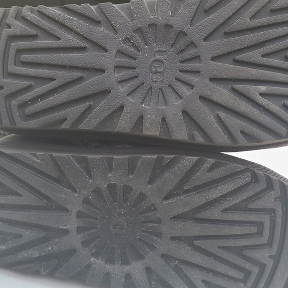 UGG boots - Picture 5 of 5